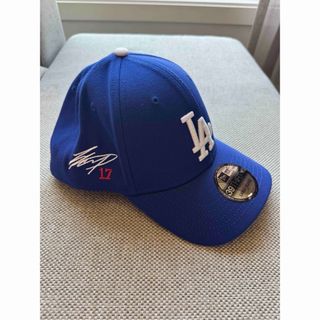 ニューエラー(NEW ERA)の大谷翔平選手サイン刺繍入りキャップ(ブルー) Large〜X Large(キャップ)