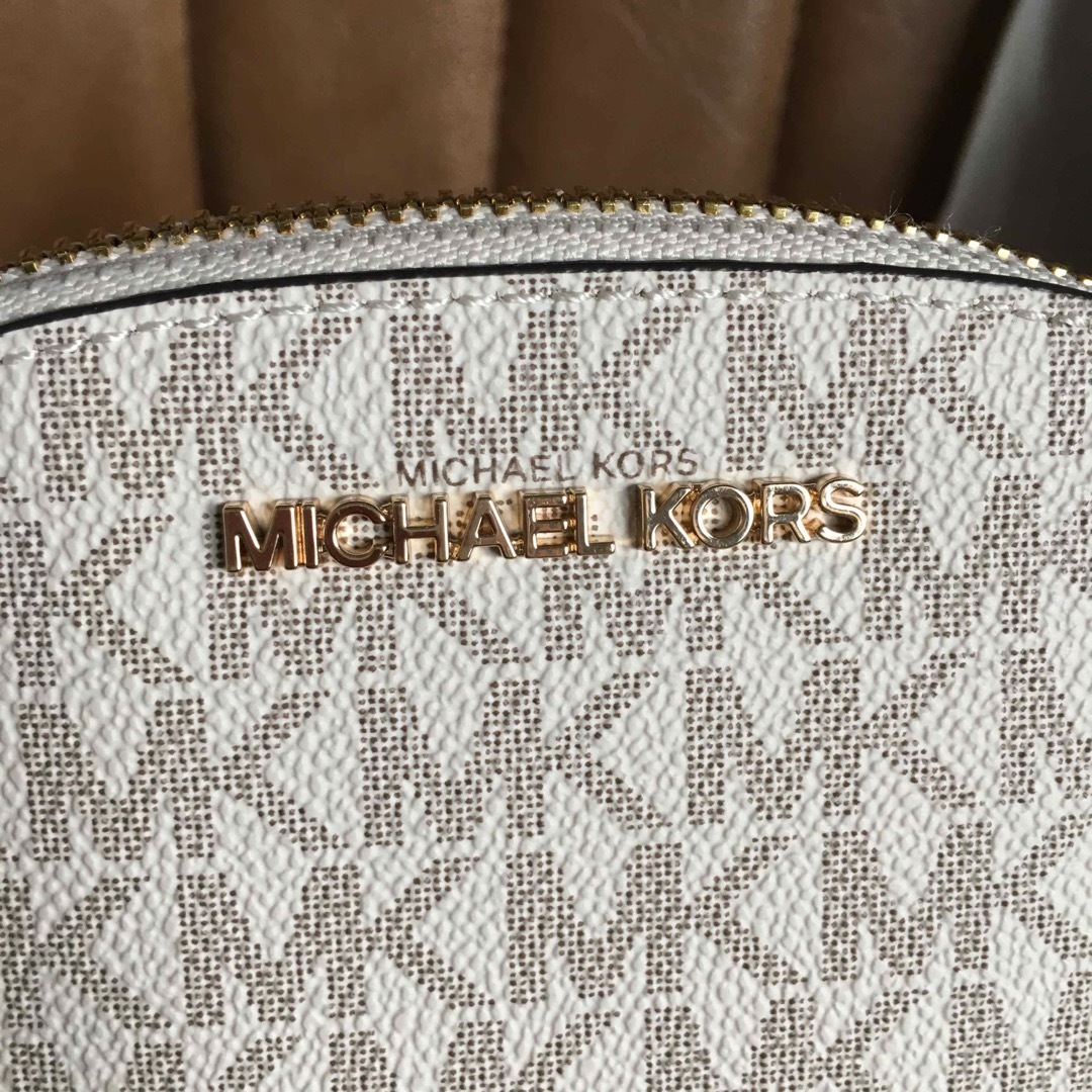 Michael Kors(マイケルコース)の未使用 マイケルコース ポーチ レディースのファッション小物(ポーチ)の商品写真