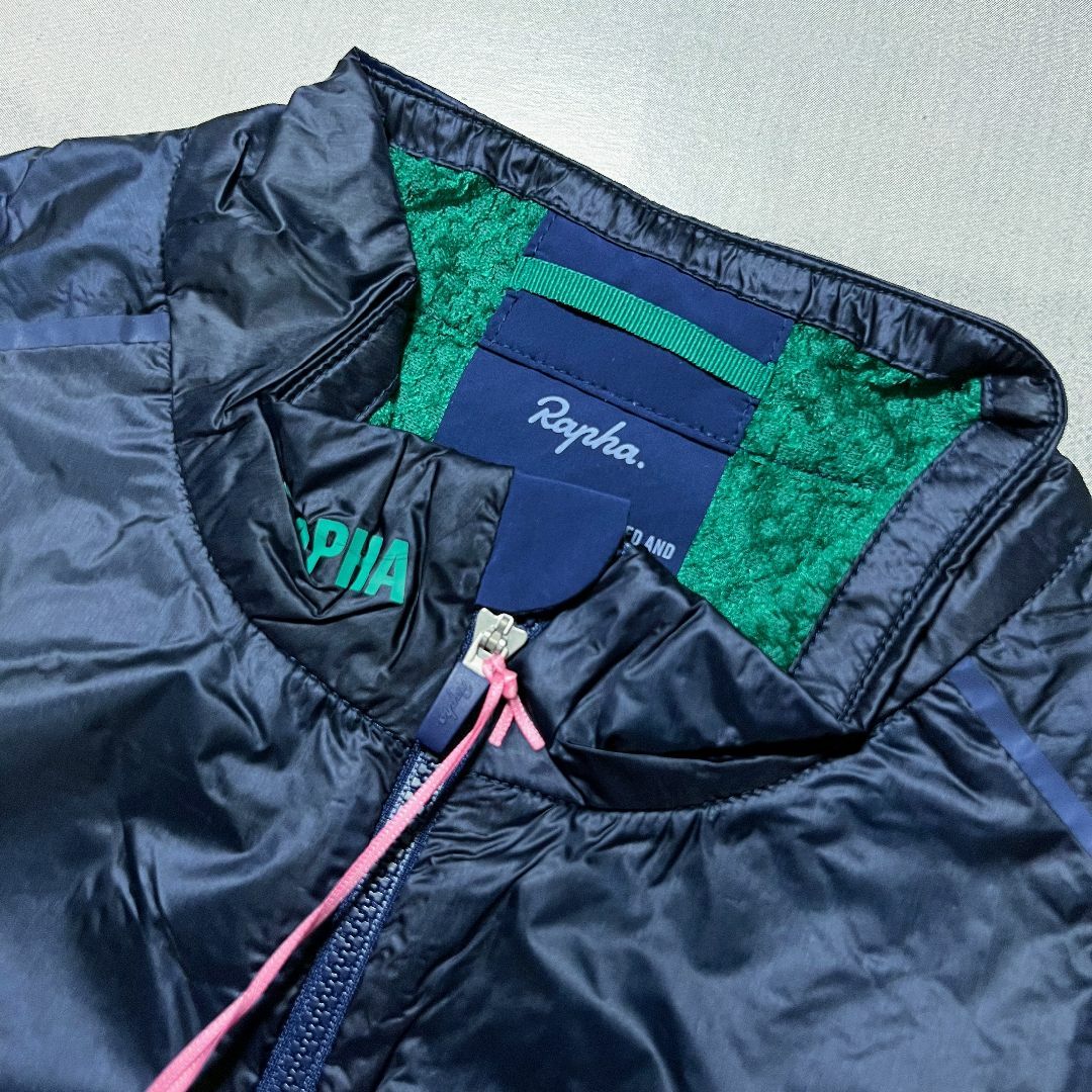 新品 Rapha プロチーム インサレーティッド ジレ ネイビー スポーツ/アウトドアの自転車(ウエア)の商品写真