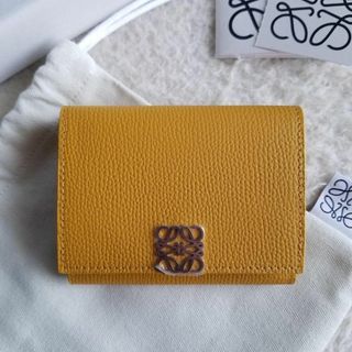 ロエベ(LOEWE)のLOEWE ロエベ アナグラム トライフォールド 3つ折り財布 サンフラワー(財布)