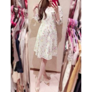 ミッシュマッシュ(MISCH MASCH)のミッシュマッシュ♡胸元パール装飾つき花柄ワンピース(ひざ丈ワンピース)