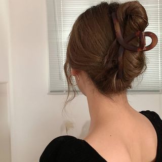 【大人気】大きめ ヘアクリップ 茶 大人 おしゃれ フォーマル パーティー(バレッタ/ヘアクリップ)