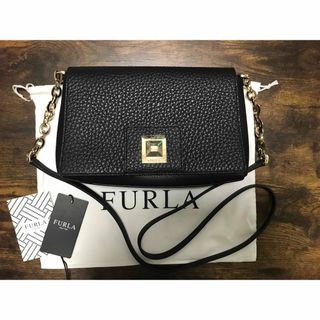 フルラ(Furla)のFURLA フルラ　ショルダーバッグ　1回使用のみ美品　黒色/GOLD金具(ショルダーバッグ)