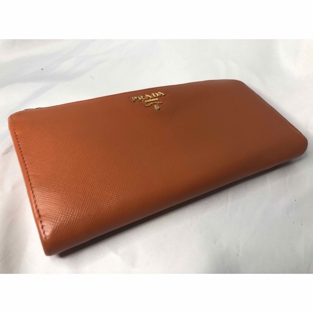 PRADA(プラダ)の超美品PRADA プラダ 長財布 L字ファスナー PAPAYA レディースのファッション小物(財布)の商品写真