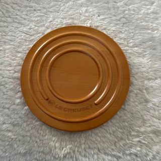 ルクルーゼ(LE CREUSET)のル・クルーゼ 鍋敷き 木製(収納/キッチン雑貨)