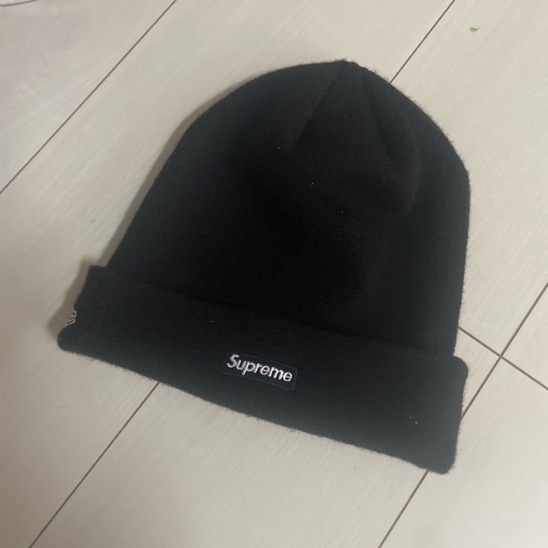 Supreme(シュプリーム)のシュプリーム　ニューエラ　ニット帽 メンズの帽子(ニット帽/ビーニー)の商品写真