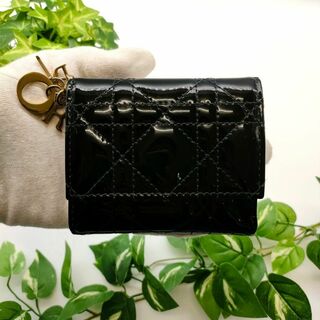 クリスチャンディオール(Christian Dior)のディオール　三つ折り財布　ロータスウォレット　カナージュ　パテント　ブラック(財布)
