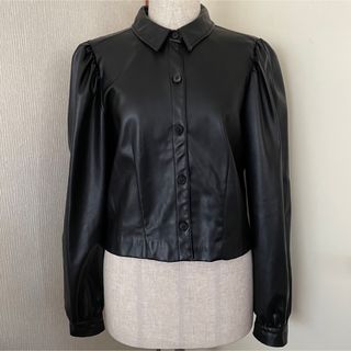 ザラ(ZARA)のジャケット アウターフェイクレザー ブラック黒 長袖 ZARA zara ザラ(ライダースジャケット)