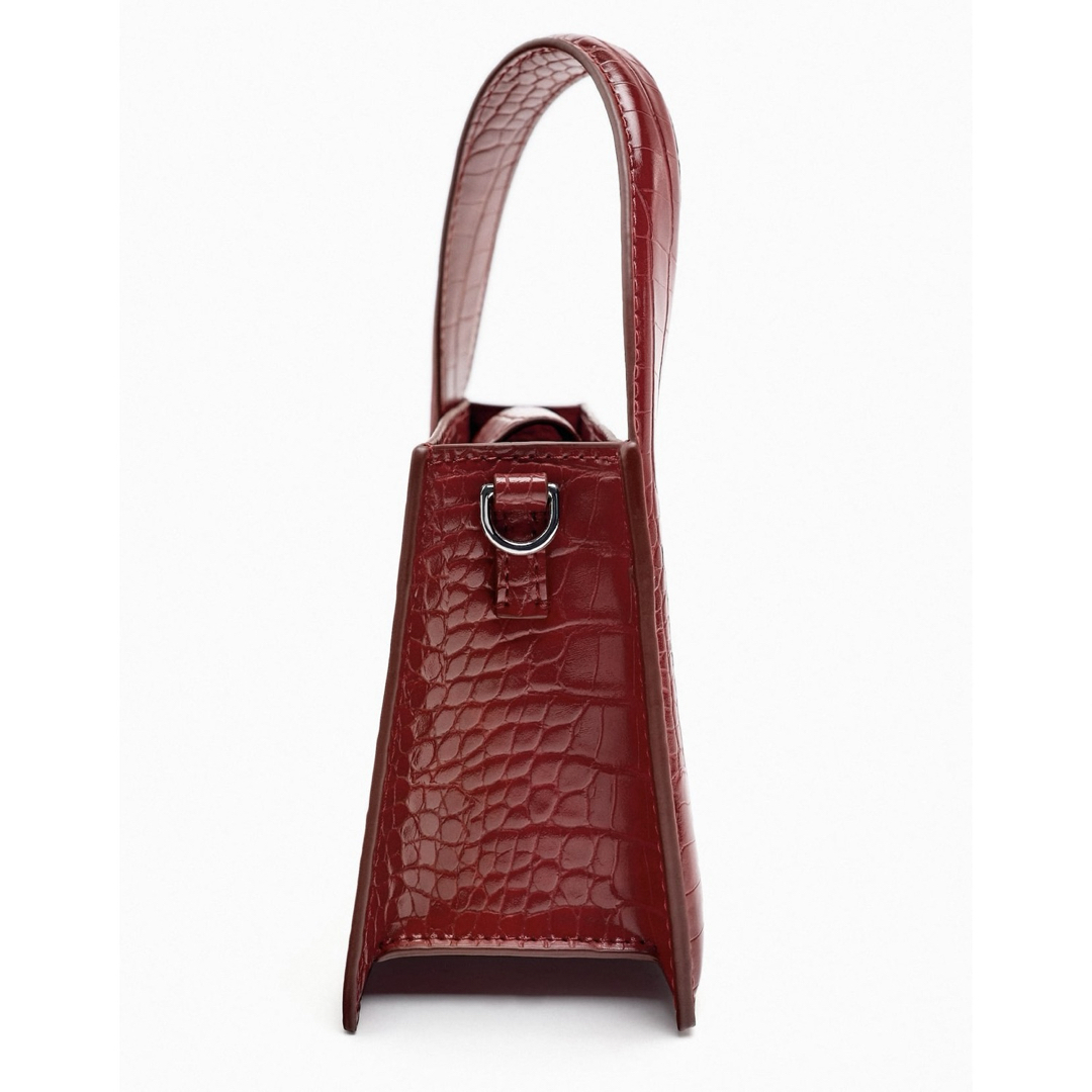 ZARA - 新品 ZARA クロコダイルエンボスシティバッグ レッドの ZARA - 新品 ZARA クロコダイルエンボスシティバッグ レッドの