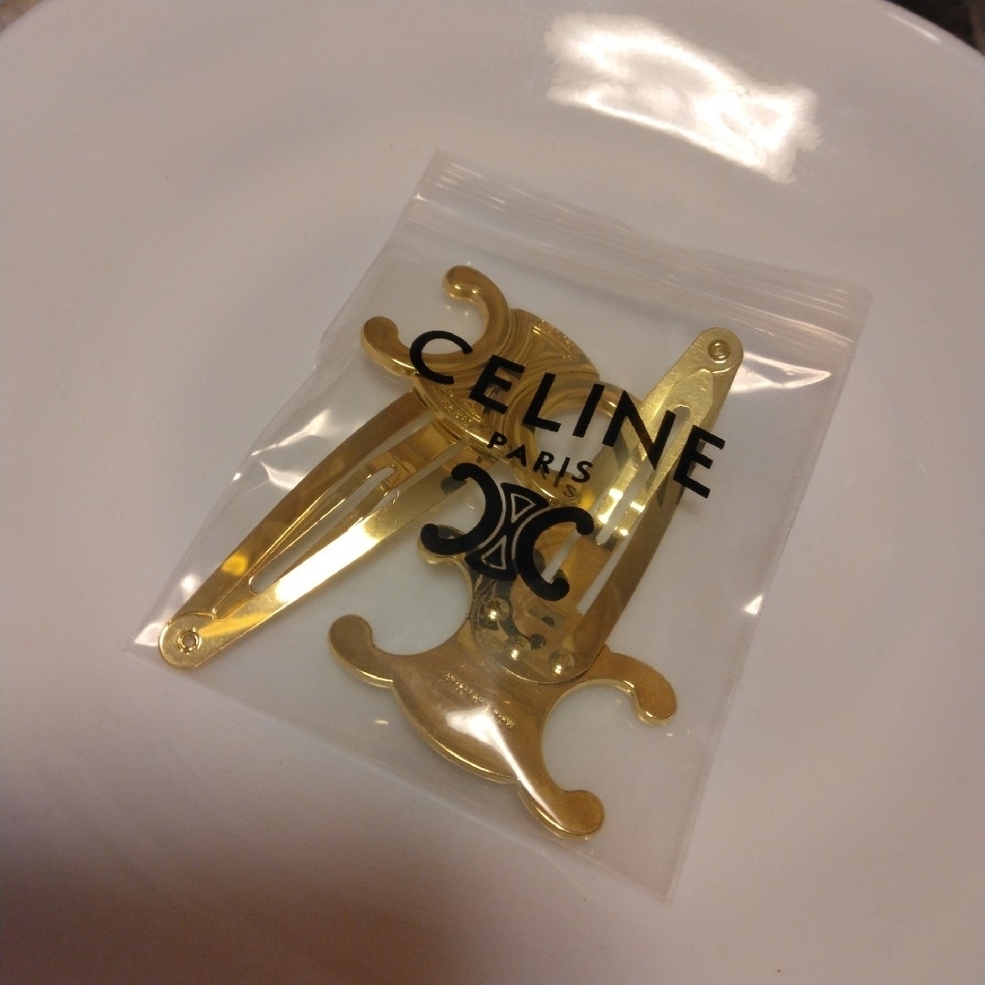 celine(セリーヌ)のゆうころんりんりん様。セリーヌトリオンフヘアピン2個セット レディースのヘアアクセサリー(ヘアピン)の商品写真