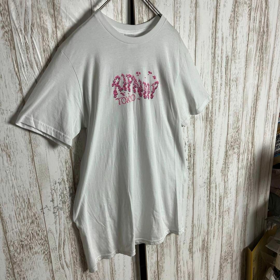 RIPNDIP(リップンディップ)の【希少デザイン】リップンディップ⭐︎東京限定桜猫バックプリントTシャツ 即完売 メンズのトップス(Tシャツ/カットソー(半袖/袖なし))の商品写真