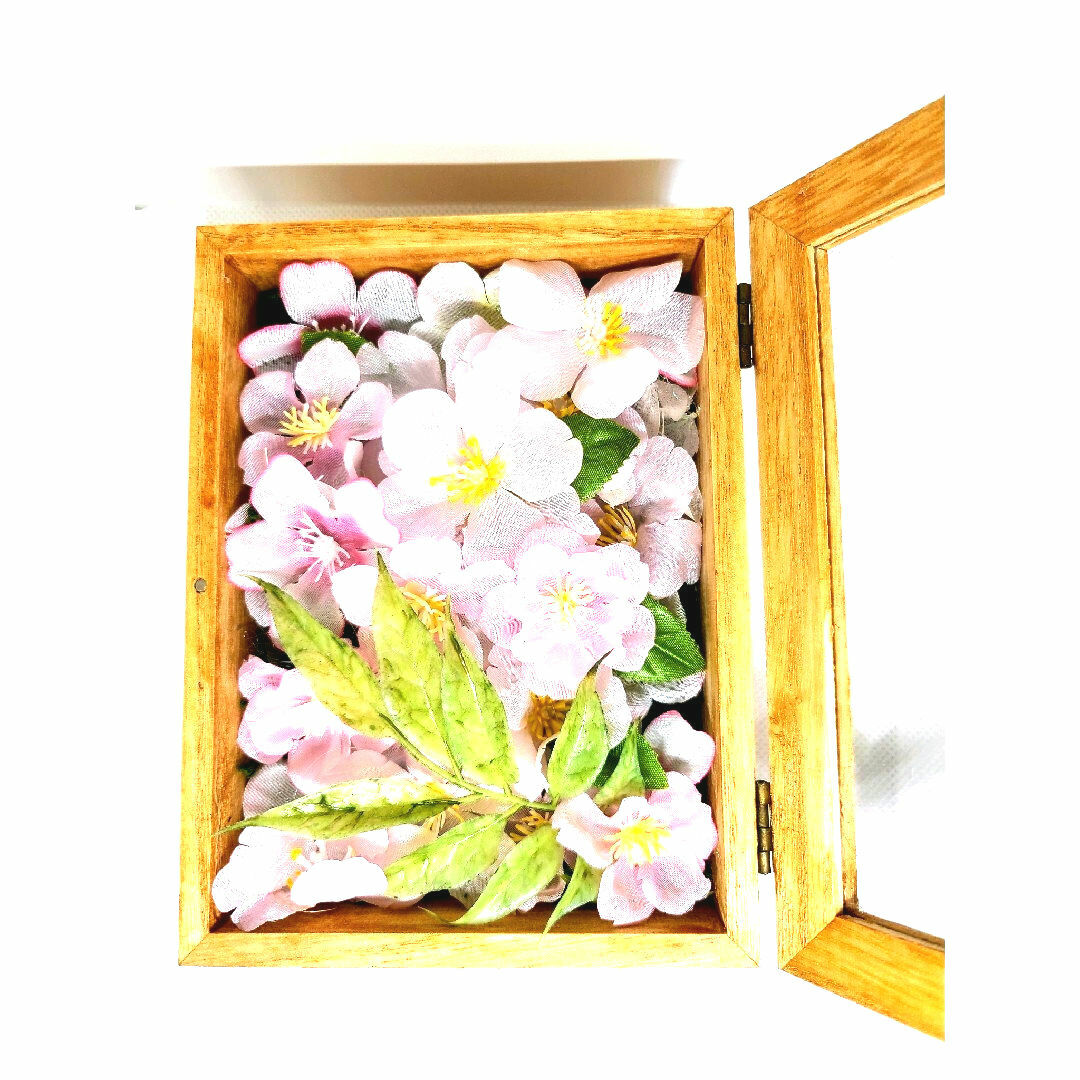 桜のフラワーボックス(フォトブック付き) ハンドメイドの生活雑貨(雑貨)の商品写真