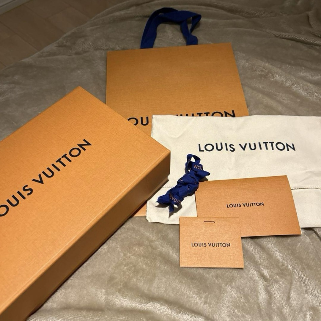 LOUIS VUITTON(ルイヴィトン)のルイヴィトン ショップ袋 空箱 インテリア/住まい/日用品のオフィス用品(ラッピング/包装)の商品写真