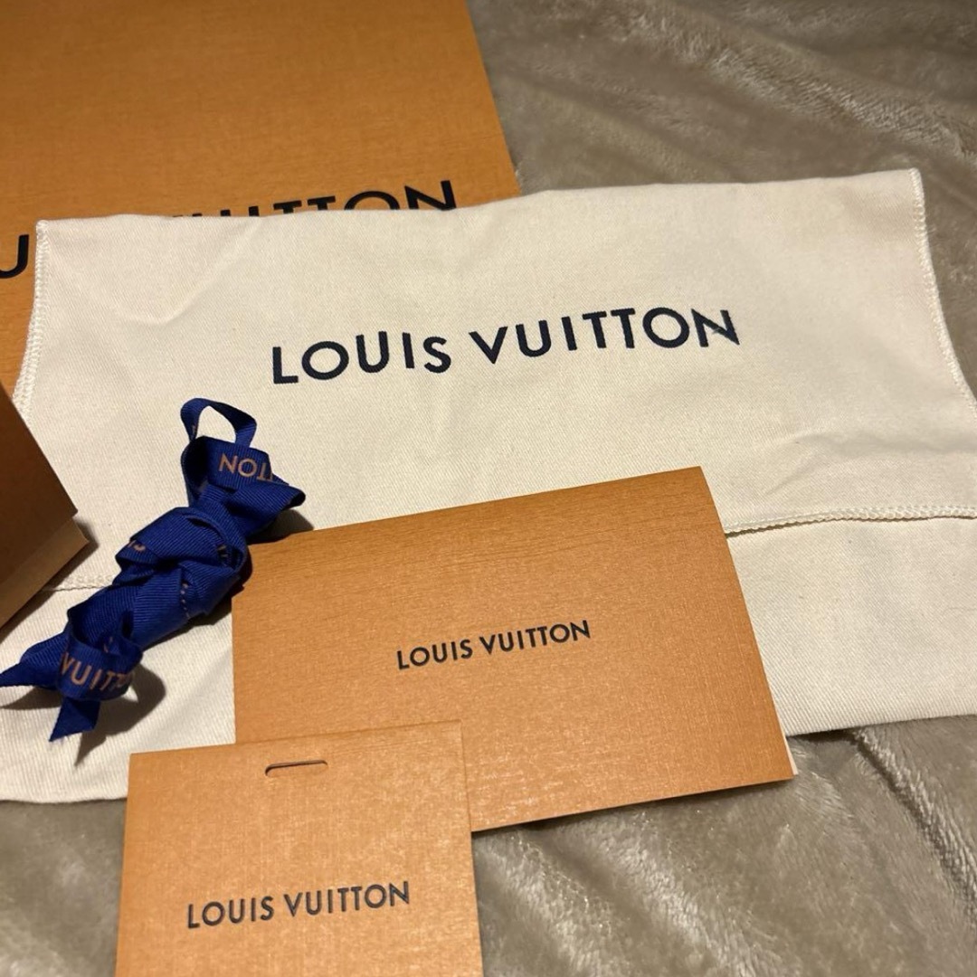 LOUIS VUITTON(ルイヴィトン)のルイヴィトン ショップ袋 空箱 インテリア/住まい/日用品のオフィス用品(ラッピング/包装)の商品写真