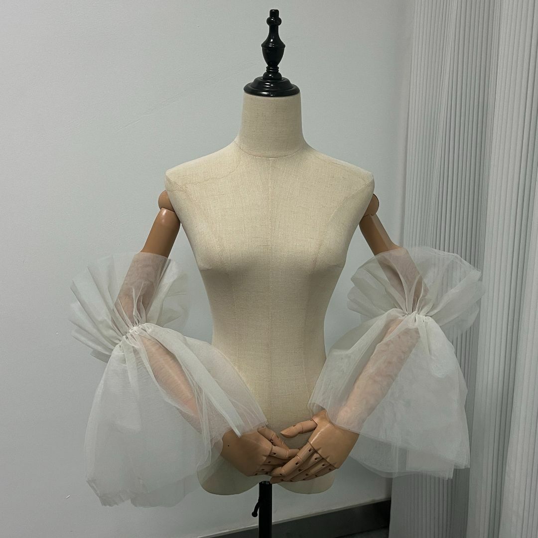  フランス風 シースルー袖 可愛い オフホワイト ソフトチュール 取り外し袖  レディースのフォーマル/ドレス(ウェディングドレス)の商品写真