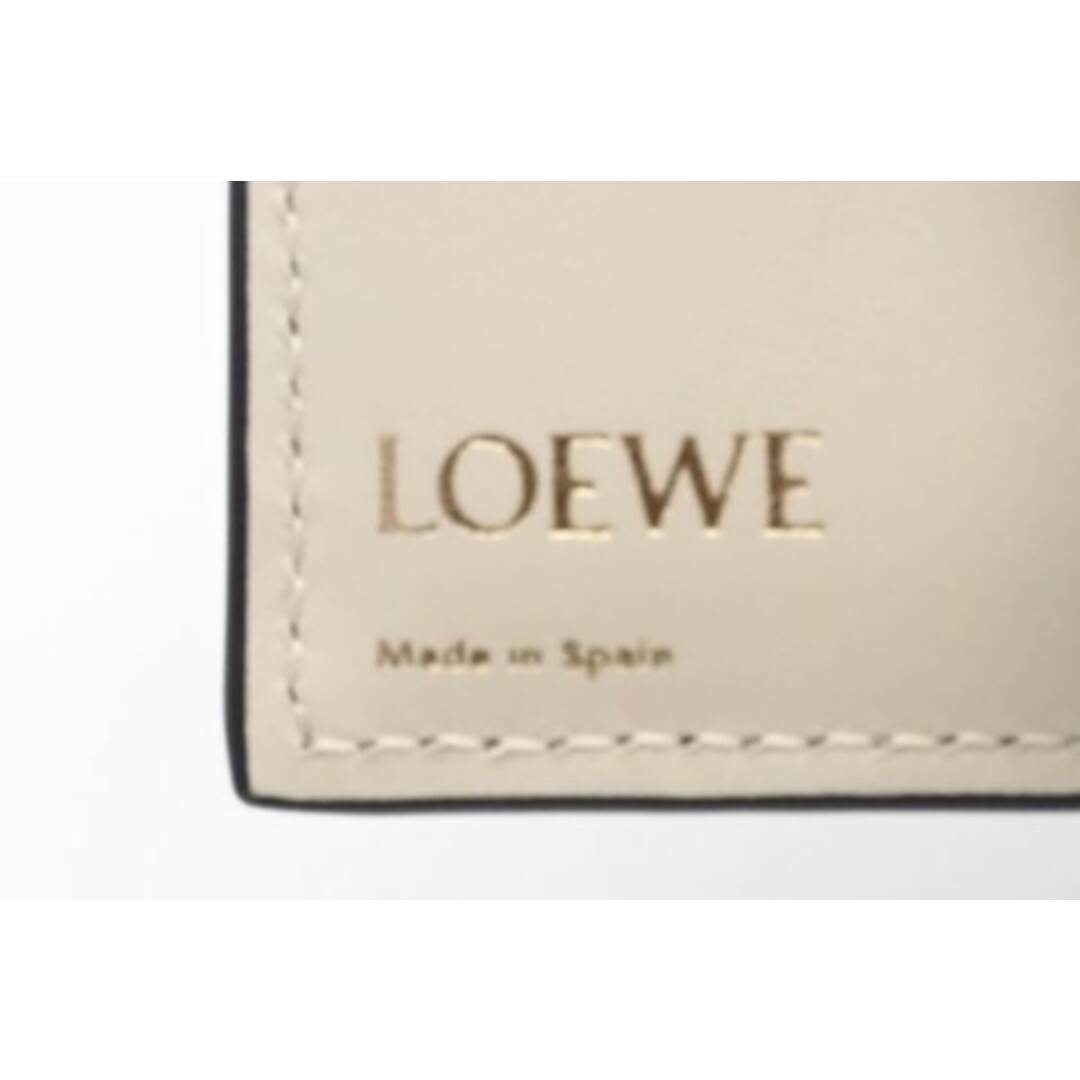 LOEWE(ロエベ)のLOEWE ロエベ  三つ折り財布 レディースのファッション小物(財布)の商品写真