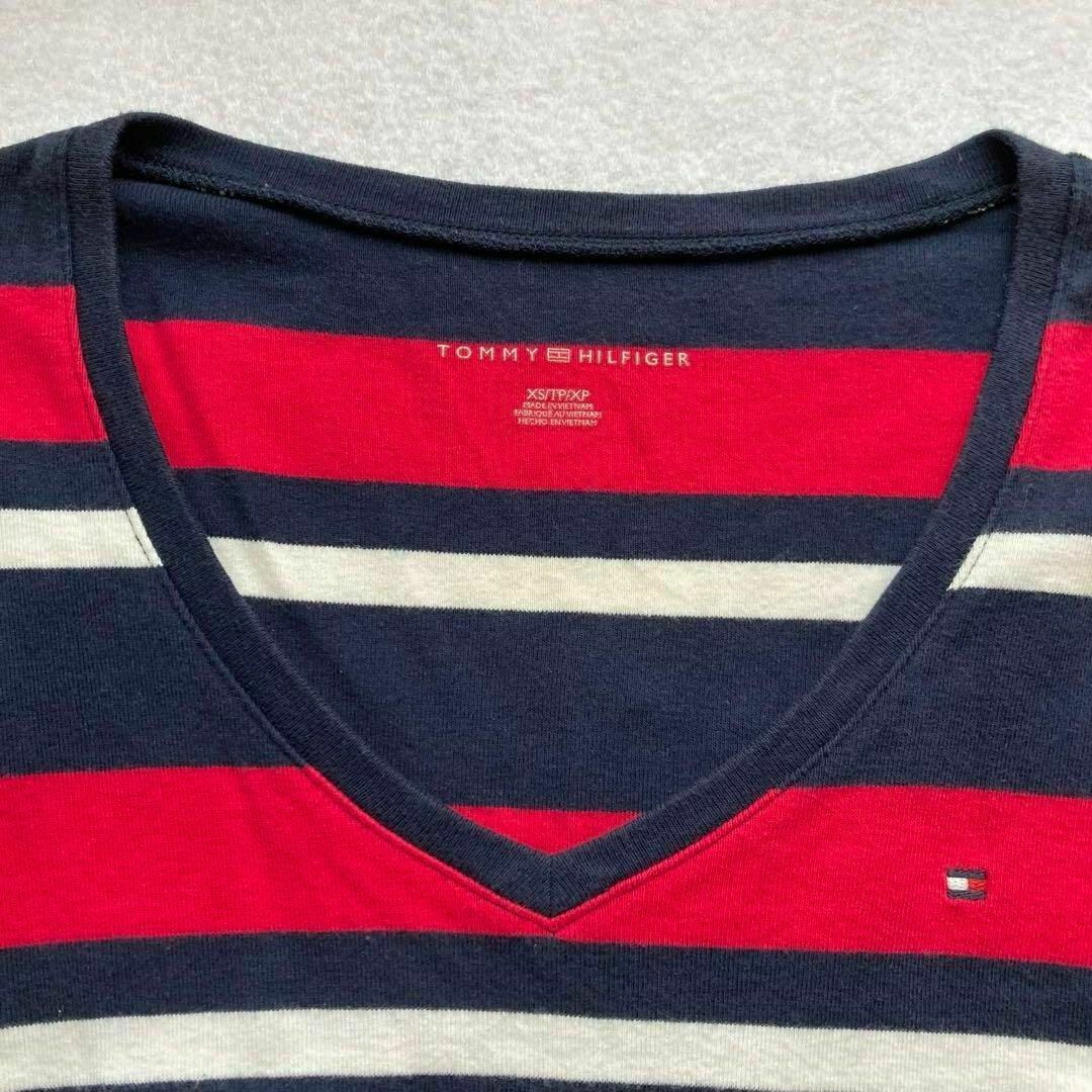 TOMMY HILFIGER(トミーヒルフィガー)のTOMMYHILFIGER トミーフィルフィガー ボーダー Vネック 長袖 細身 レディースのトップス(Tシャツ(長袖/七分))の商品写真