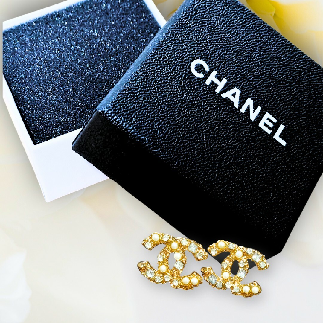 CHANEL(シャネル)のヴィンテージ ストーン×パールピアス ゴールド シャネル 未使用品 レディースのアクセサリー(ピアス)の商品写真