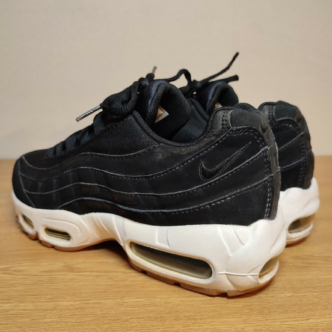 NIKE(ナイキ)の★大人気 NIKE W AIR MAX 95 "MONOTONE GUM" 25 レディースの靴/シューズ(スニーカー)の商品写真