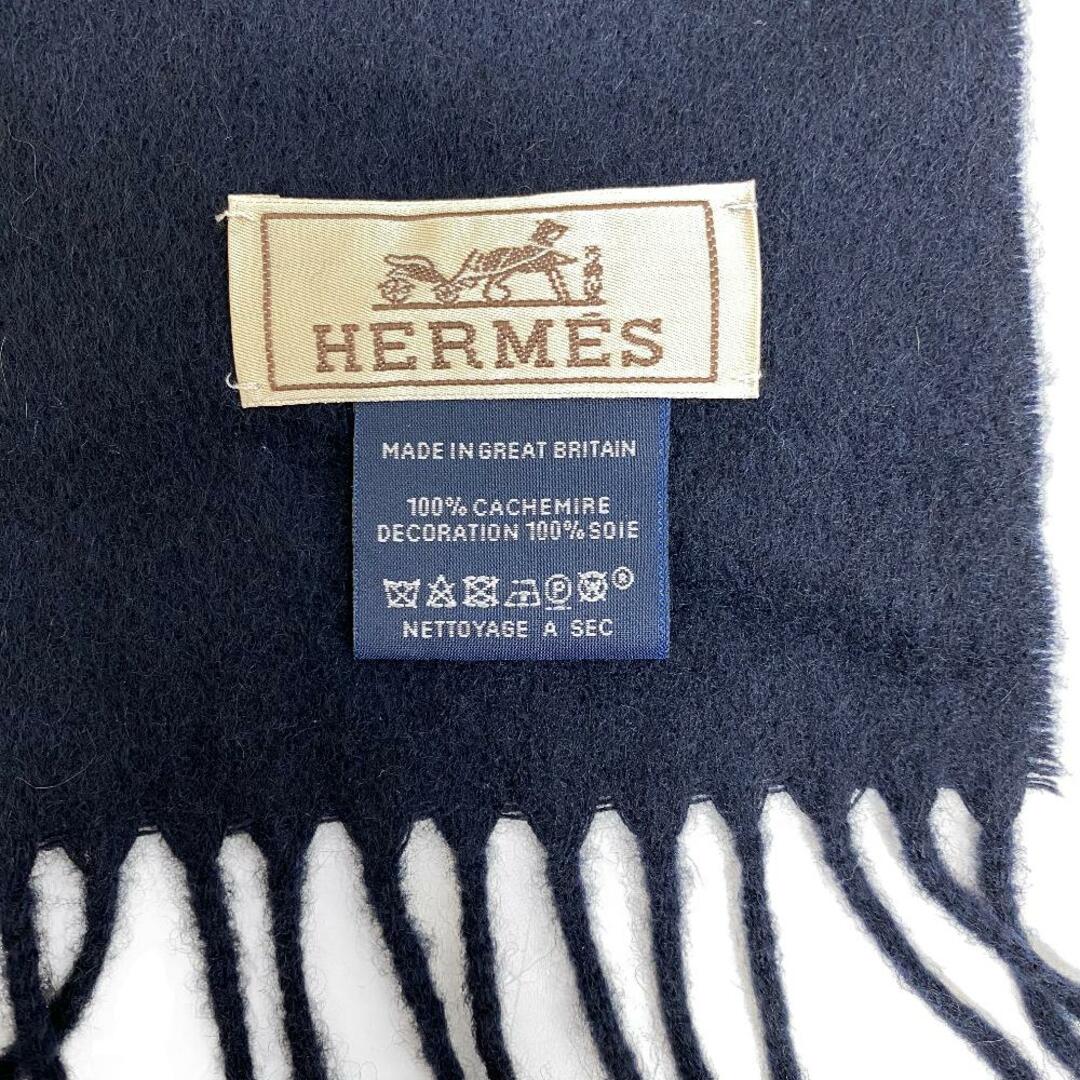 Hermes(エルメス)のエルメス HERMES マフラー
 ダンベルロゴエンブロイダリー フリンジマフラー ダークネイビー メンズのファッション小物(マフラー)の商品写真