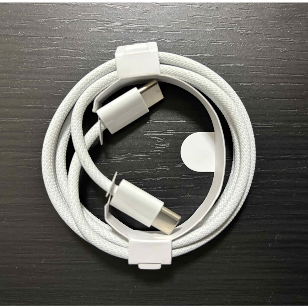 iPhone15充電器1m type-c USB-C 充電ケーブルC-C スマホ/家電/カメラのスマートフォン/携帯電話(バッテリー/充電器)の商品写真