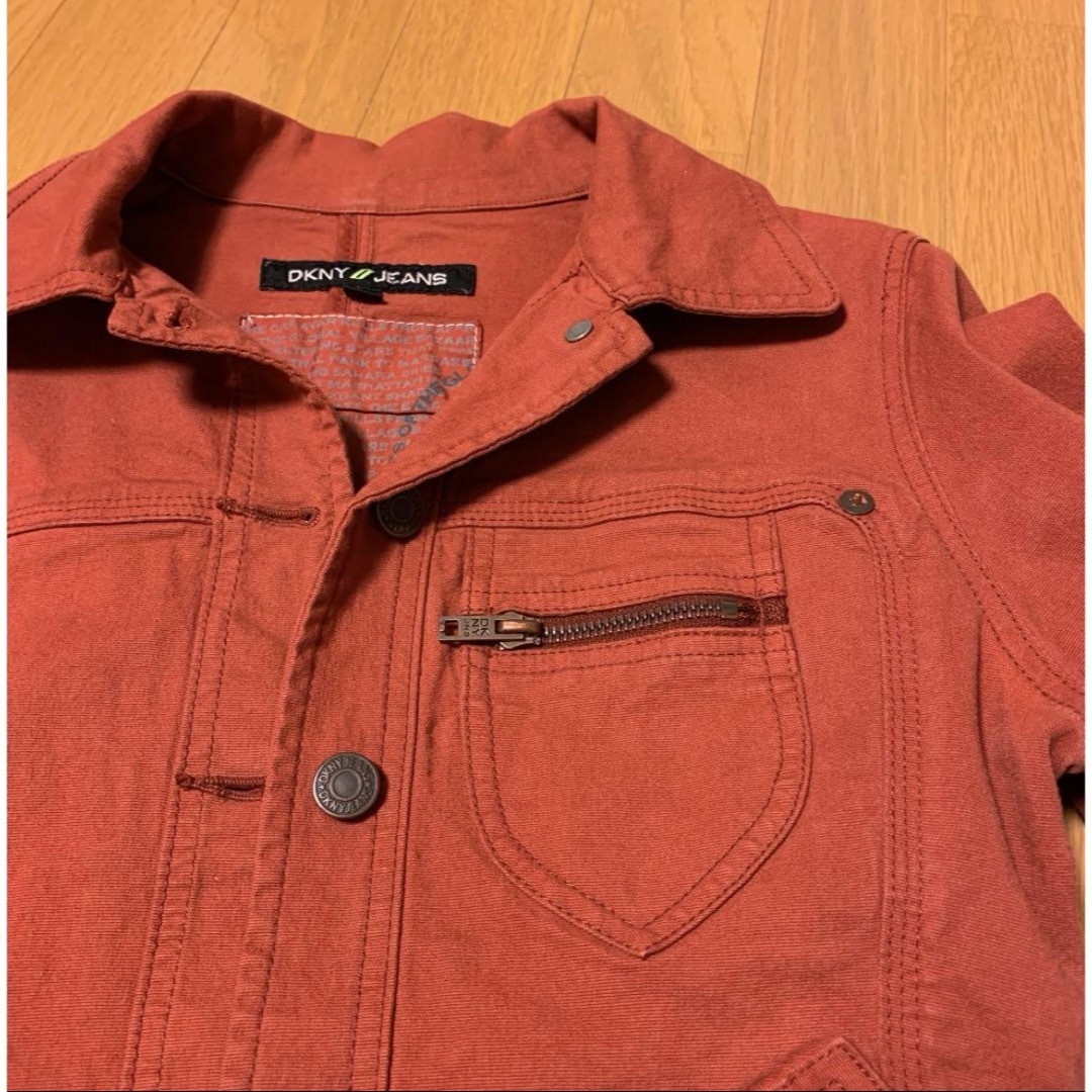 DKNY(ダナキャランニューヨーク)のDKNY  JEANS  サイズ4  Gジャン　変わりポケット レディースのジャケット/アウター(Gジャン/デニムジャケット)の商品写真