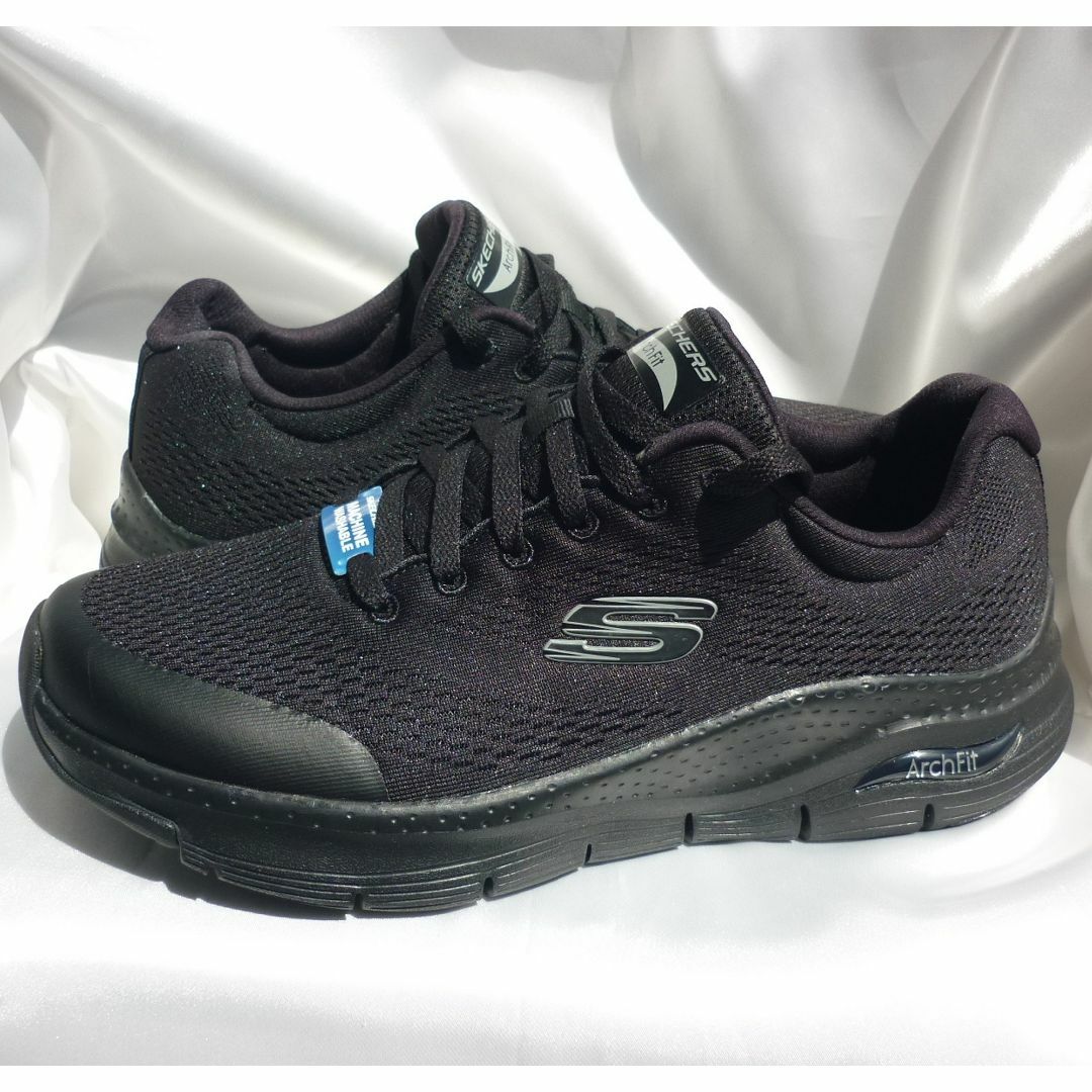 SKECHERS(スケッチャーズ)の定価14190円25.5cm相当スケッチャーズ アーチフィット幅広軽量スニーカー メンズの靴/シューズ(スニーカー)の商品写真