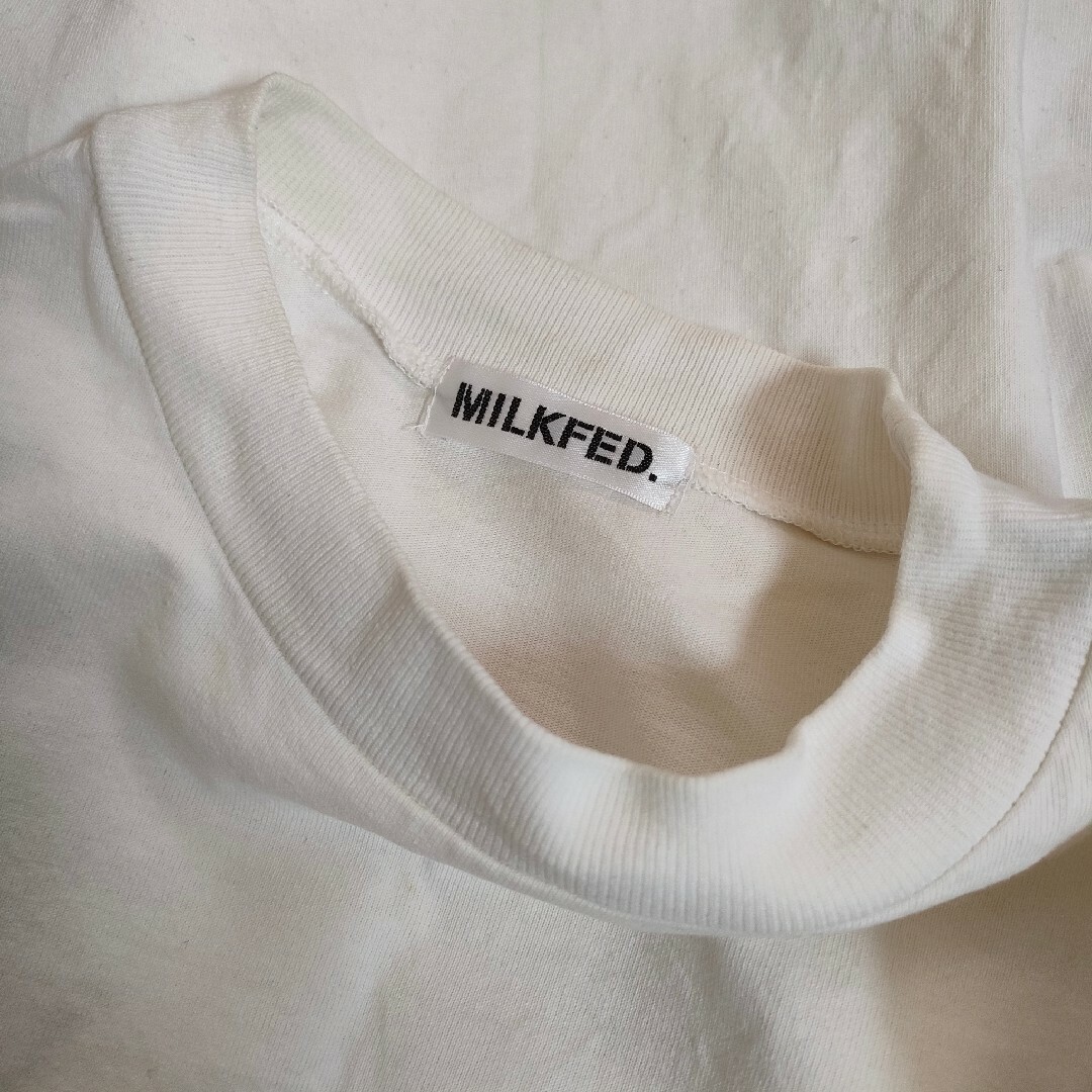 MILKFED.(ミルクフェド)のMILKFED. ミルクフェド バックロゴ 半袖 ワンピース ホワイト レディースのワンピース(ひざ丈ワンピース)の商品写真