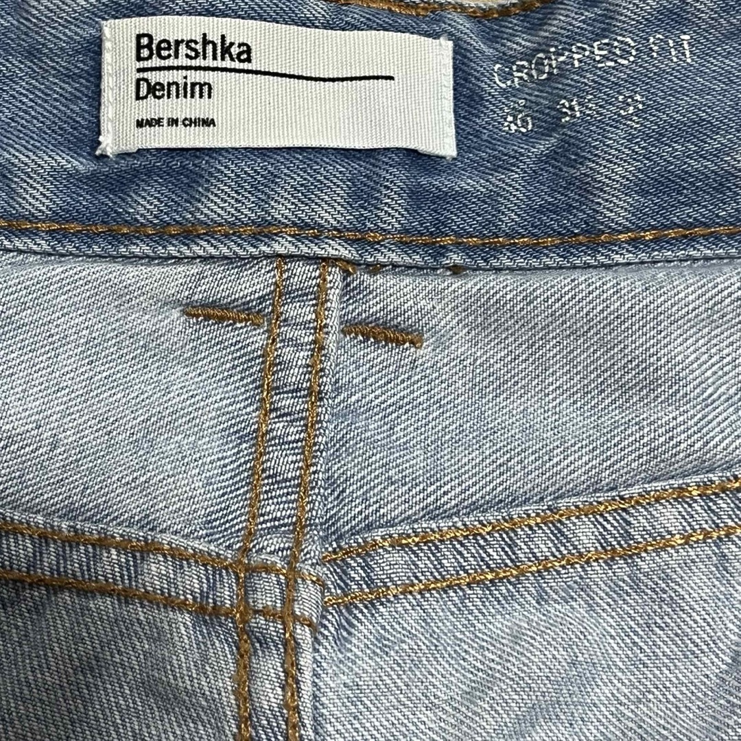 Bershka(ベルシュカ)のBERSHKA ベルシュカ 7部丈 デニムパンツ サイドライン ウエスト86cm メンズのパンツ(デニム/ジーンズ)の商品写真