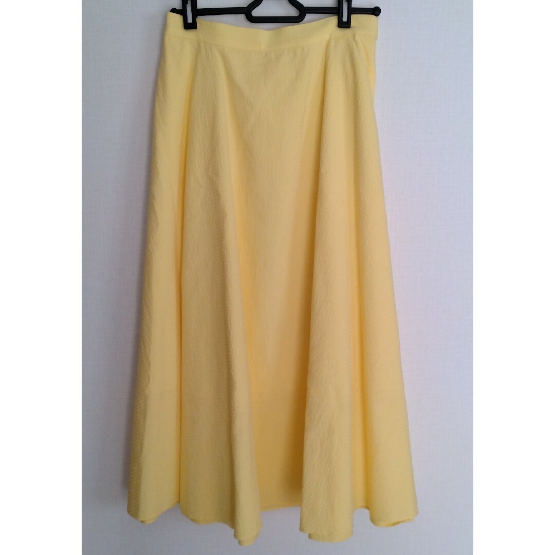 UNIQLO(ユニクロ)の【新品】UNIQLO　シアーサッカーサーキュラースカート レディースのスカート(ひざ丈スカート)の商品写真
