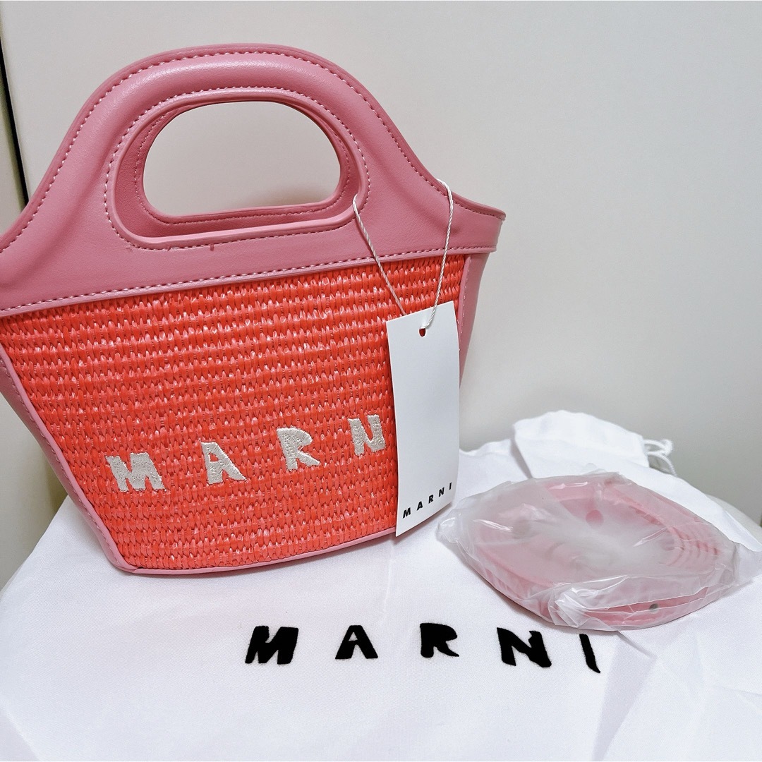 Marni(マルニ)の新品！！MARNI マルニ トロピカリア かごバッグ サマー　　ピンク　  レディースのバッグ(かごバッグ/ストローバッグ)の商品写真