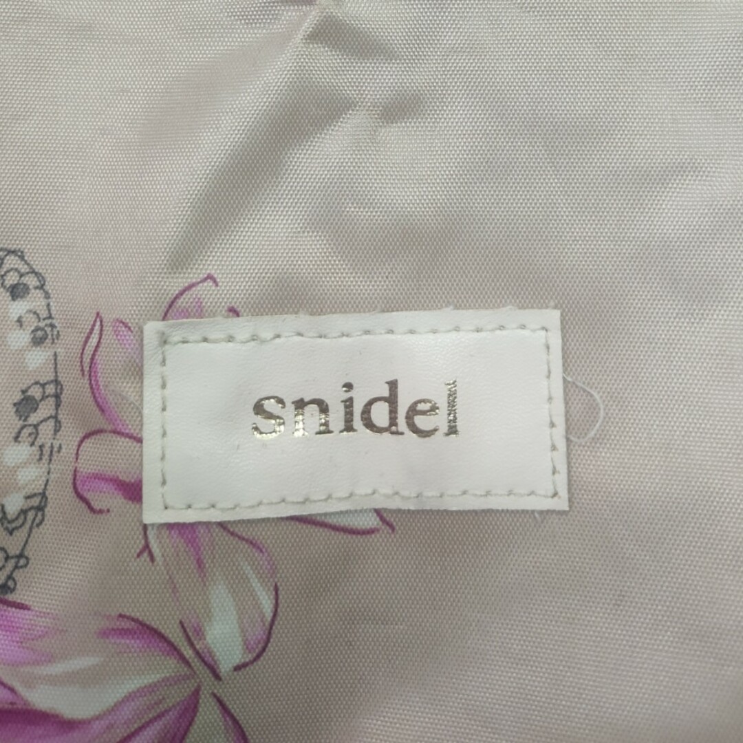 SNIDEL(スナイデル)のSNIDEL　トートバッグ　チャック　ポケット付 レディースのバッグ(トートバッグ)の商品写真