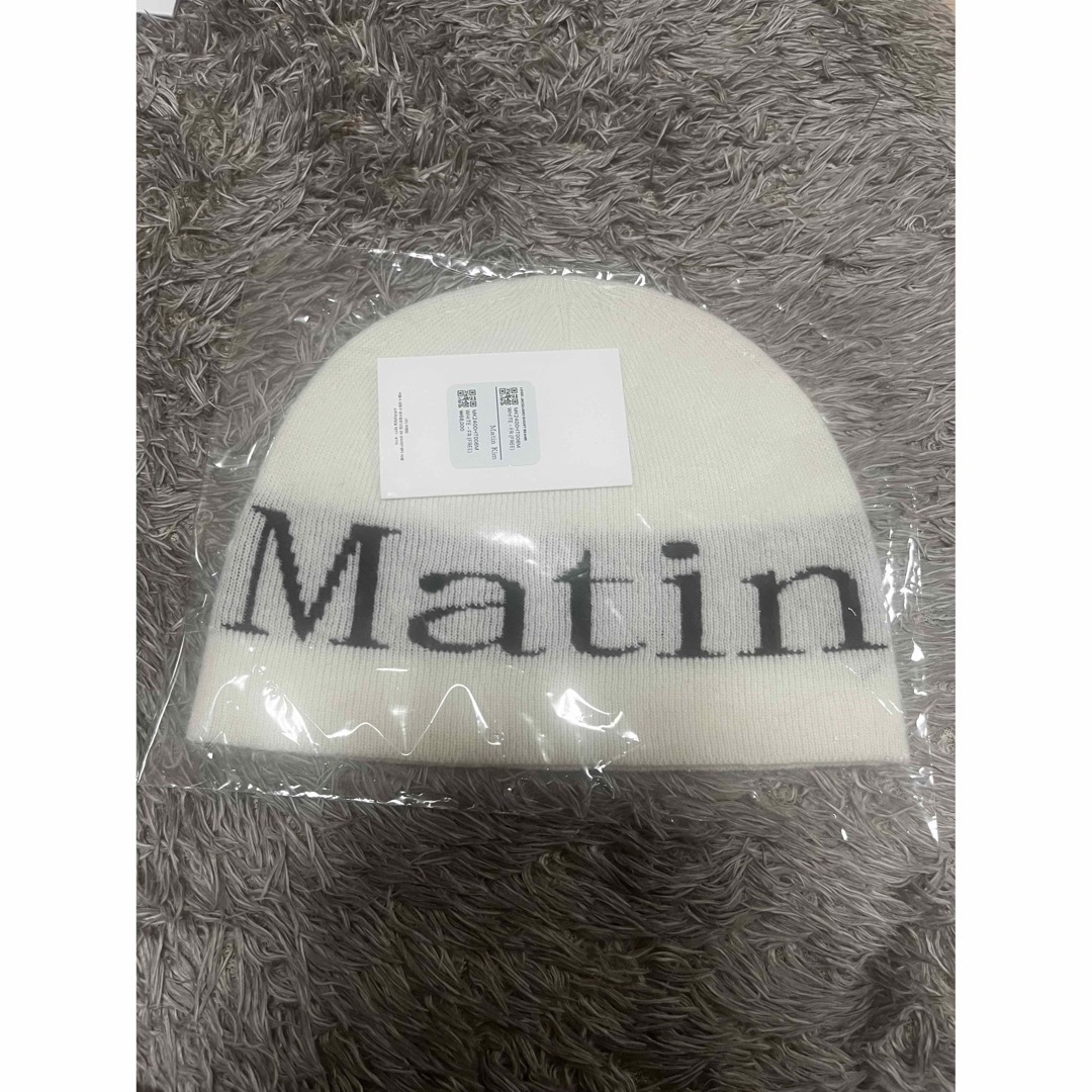 【新品正規品】Matin Kimマーティンキム ニット帽 ビーニ　ホワイト  レディースの帽子(ニット帽/ビーニー)の商品写真