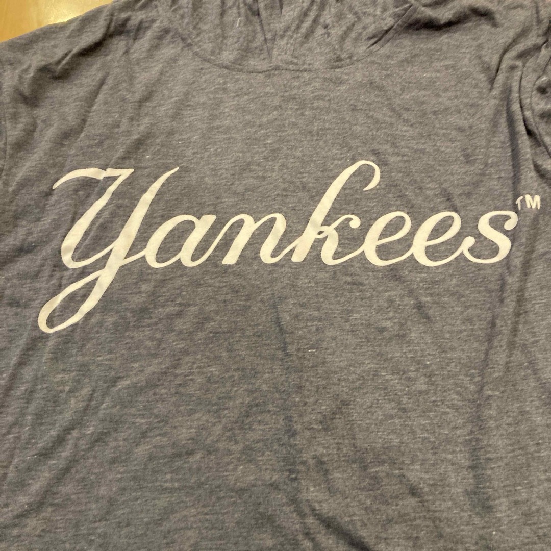ヤンキース　フーディ　長袖 メンズのトップス(Tシャツ/カットソー(七分/長袖))の商品写真