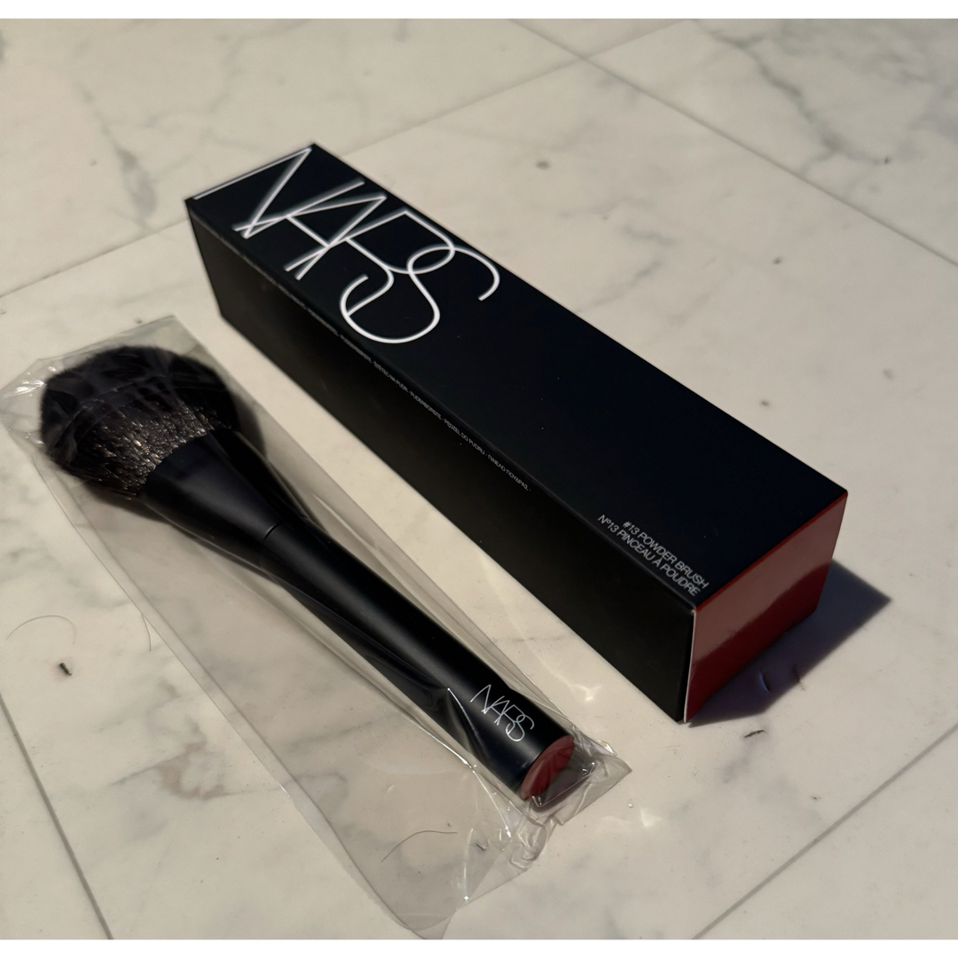 NARS(ナーズ)のNARS パウダーブラシ #13 コスメ/美容のメイク道具/ケアグッズ(チーク/フェイスブラシ)の商品写真