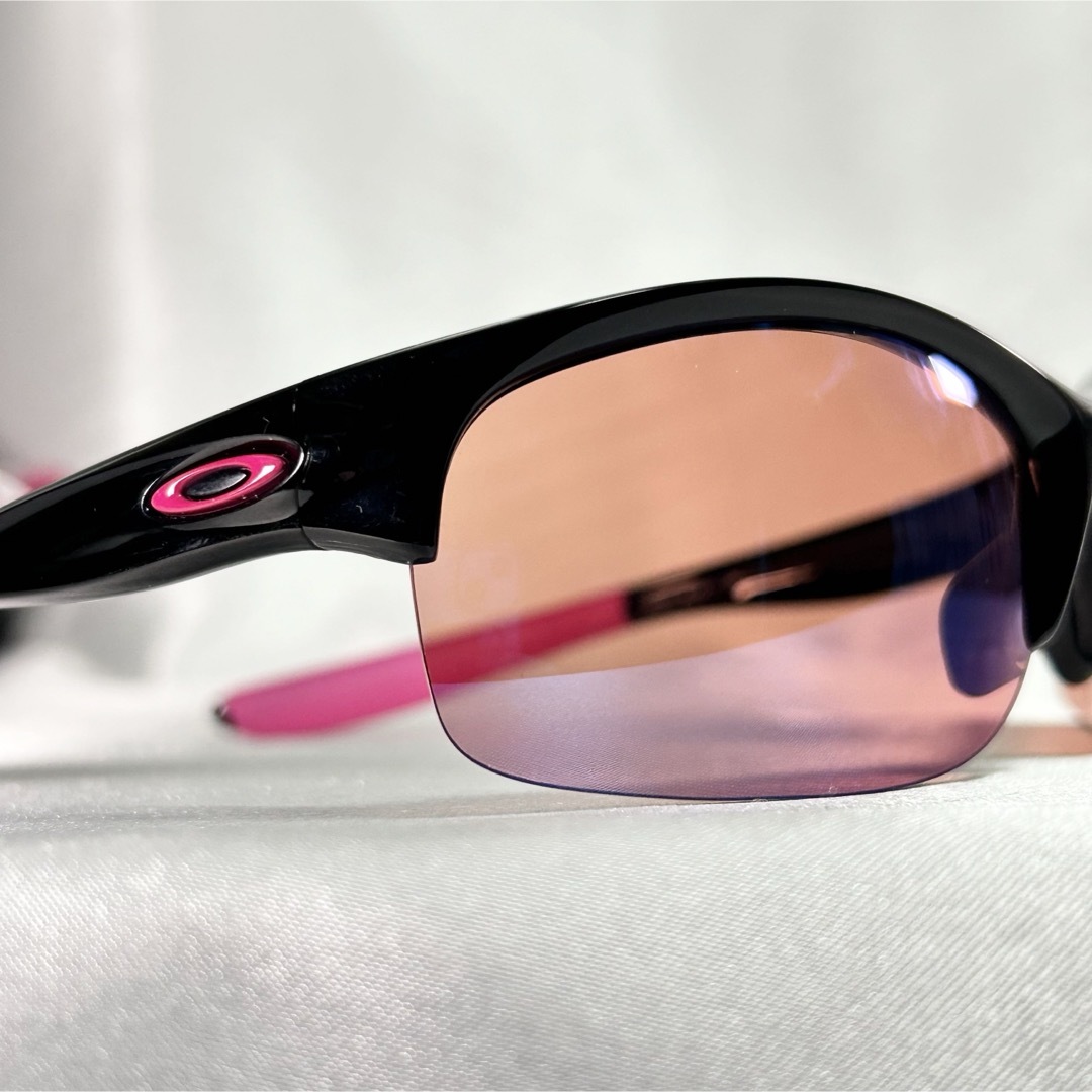 Oakley(オークリー)の限定コラボ オークリー コミット スクエアード レディース サングラス ケース付 レディースのファッション小物(サングラス/メガネ)の商品写真