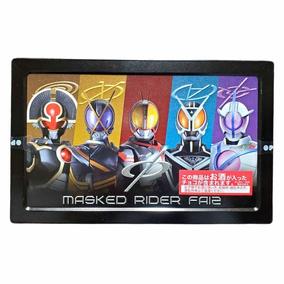 BANDAI NAMCO Entertainment(バンダイナムコエンターテインメント)のハート heart 仮面ライダー555 オールライダー缶 チョコレート 11個入 食品/飲料/酒の食品(菓子/デザート)の商品写真