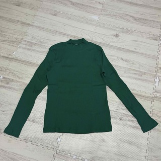 ユニクロ(UNIQLO)のUNIQLO リブハイネックT グリーン Lサイズ(Tシャツ(長袖/七分))