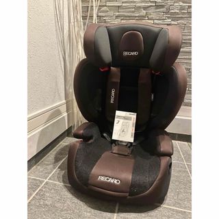 レカロ(RECARO)のRECARO J1  チャイルドシート ブラウン　1歳〜12歳頃(自動車用チャイルドシート本体)