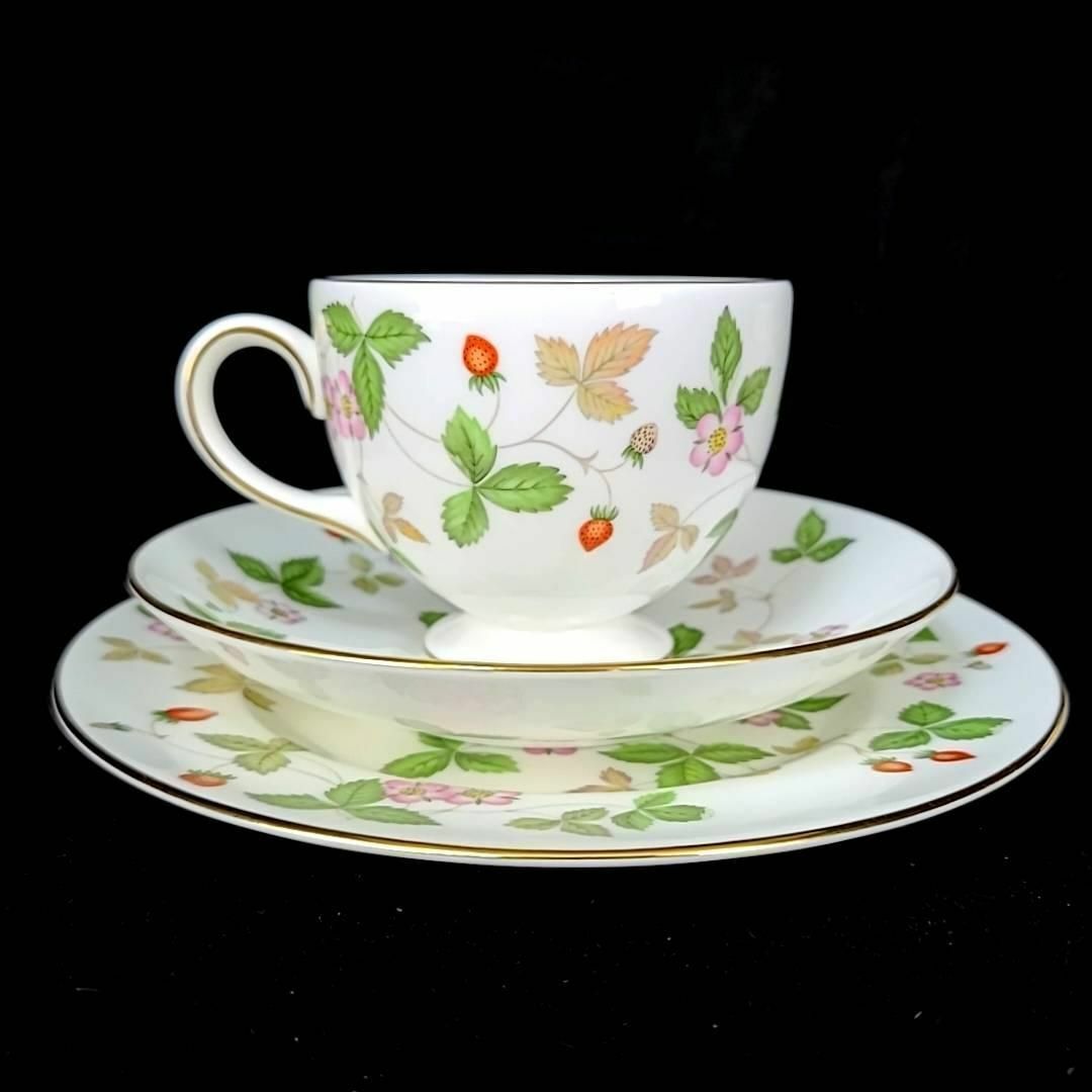 WEDGWOOD(ウェッジウッド)の●美品 ◆ ウェッジウッド　ワイルドストロベリー　トリオ　2客　リーシェイプ インテリア/住まい/日用品のキッチン/食器(グラス/カップ)の商品写真