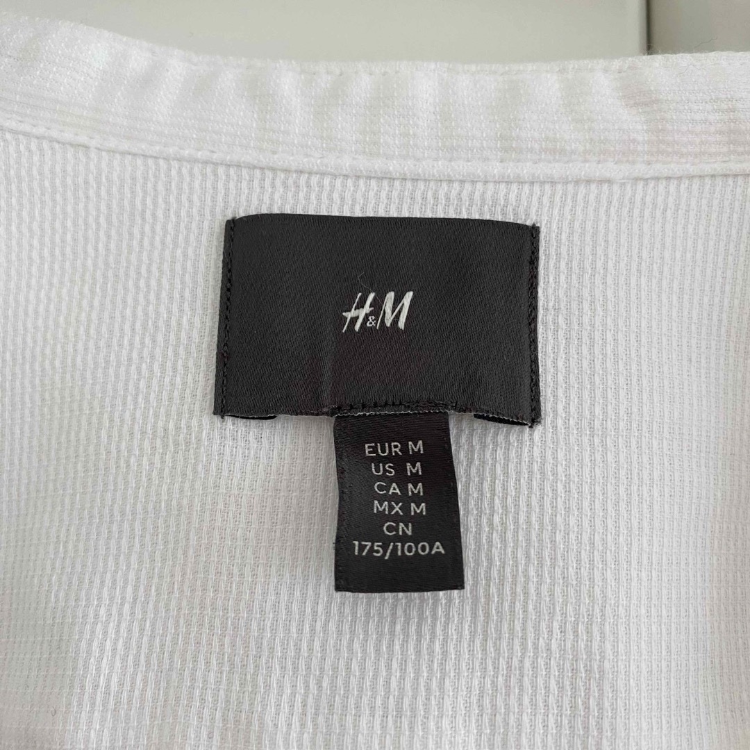 H&M(エイチアンドエム)のH&M ノーカラーシャツ　メンズ メンズのトップス(シャツ)の商品写真