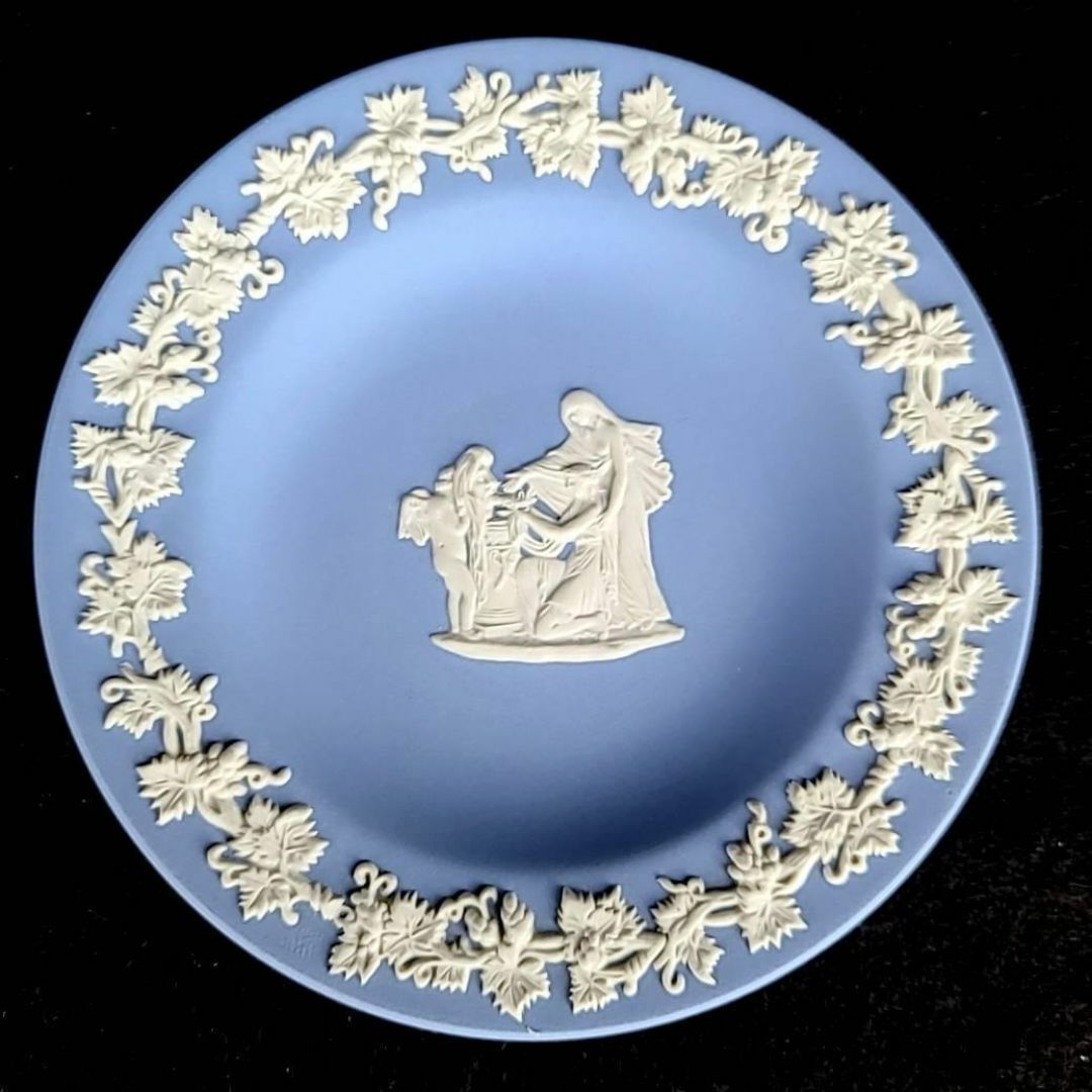 WEDGWOOD(ウェッジウッド)の●美品 ◆ ウェッジウッド　ジャスパー　小皿　2枚セット　箱つき インテリア/住まい/日用品のキッチン/食器(食器)の商品写真