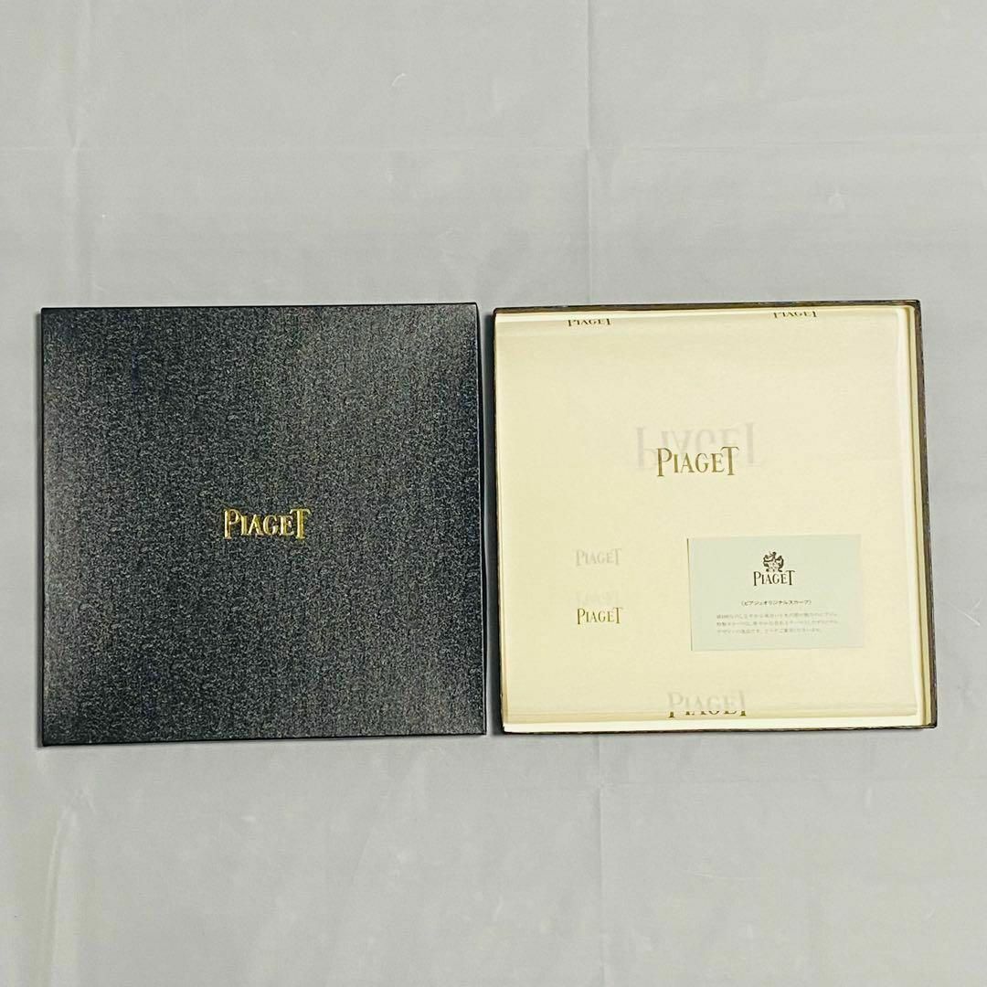 PIAGET(ピアジェ)の★PIAGET★ スカーフ 大判 エンブレム シルク サーモンピンク 箱付き レディースのファッション小物(バンダナ/スカーフ)の商品写真