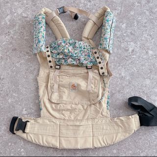 エルゴベビー(Ergobaby)のエルゴ　抱っこ紐　リバティ　花柄　ベージュ　正規品(抱っこひも/おんぶひも)