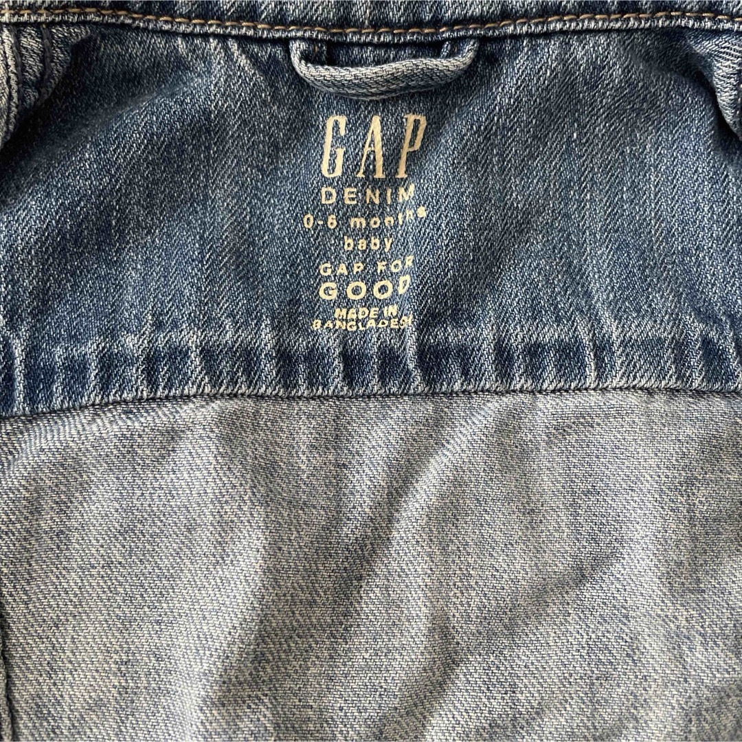 babyGAP(ベビーギャップ)のベビーギャップ　Baby GAP Gジャン　0-6m 60㎝ キッズ/ベビー/マタニティのベビー服(~85cm)(ジャケット/コート)の商品写真