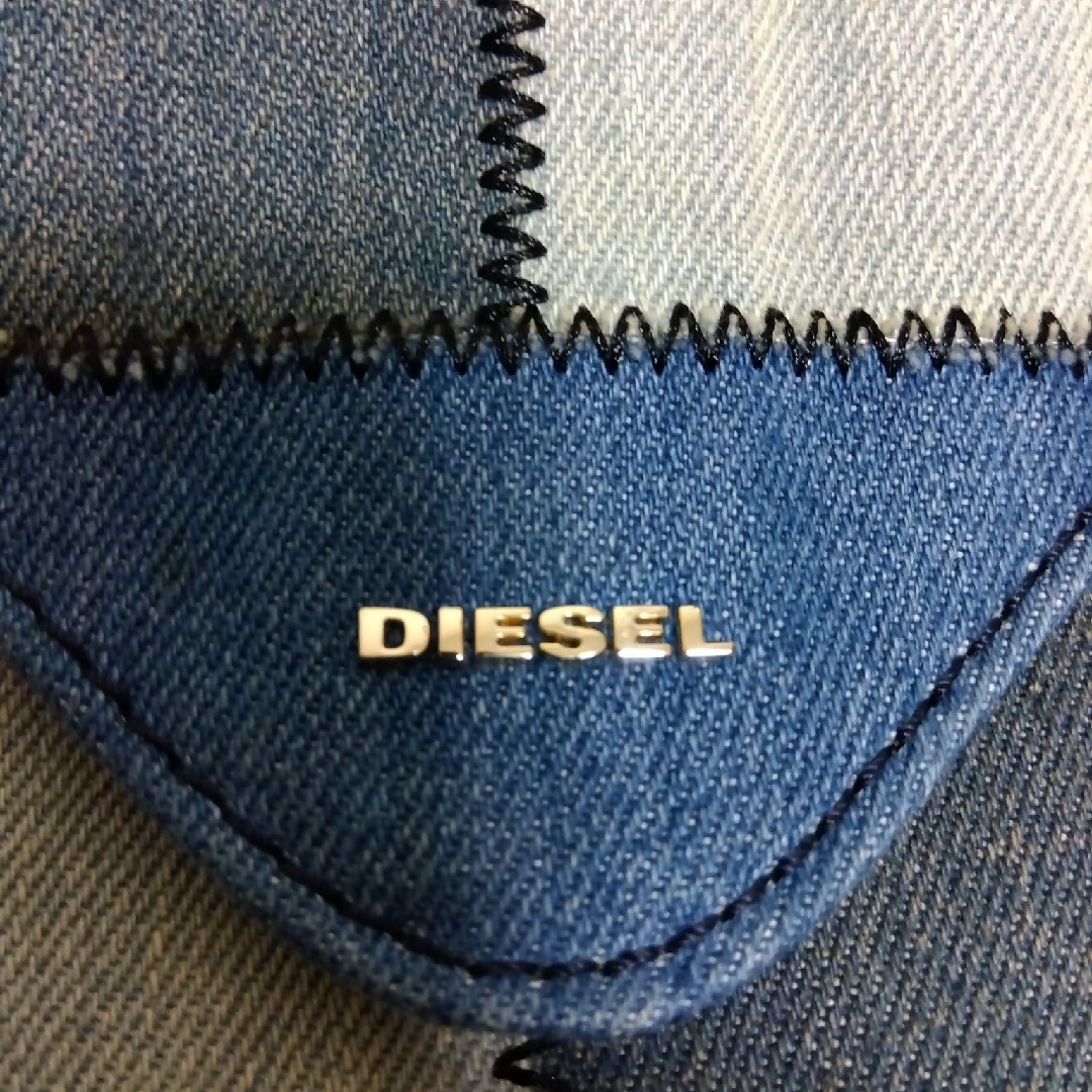 DIESEL(ディーゼル)の【未使用品】ディーゼル ショルダーバッグ デニム生地 パッチワーク クラッチ レディースのバッグ(ショルダーバッグ)の商品写真