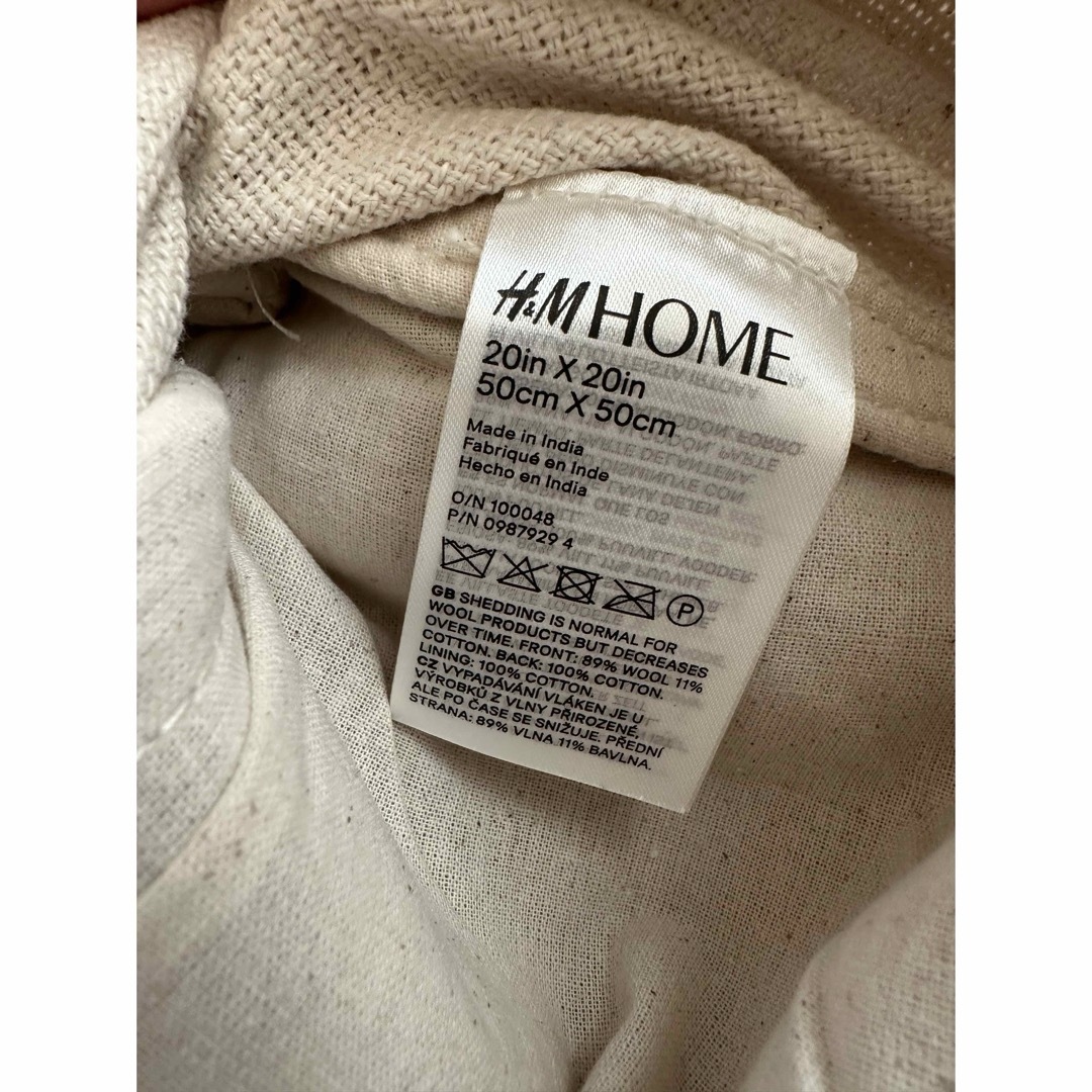 H&M(エイチアンドエム)のH&M home クッションカバー約50×50㎝ インテリア/住まい/日用品のインテリア小物(クッションカバー)の商品写真