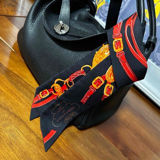 Hermes - エルメス　ツイリー　黒　オレンジ　赤　シャネル　ヴィトン　フォクシー　グッチ