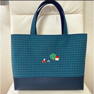 ハンドメイド♡レッスンバッグ♡ファミリアワッペン付き♡A4サイズ♡合皮♡