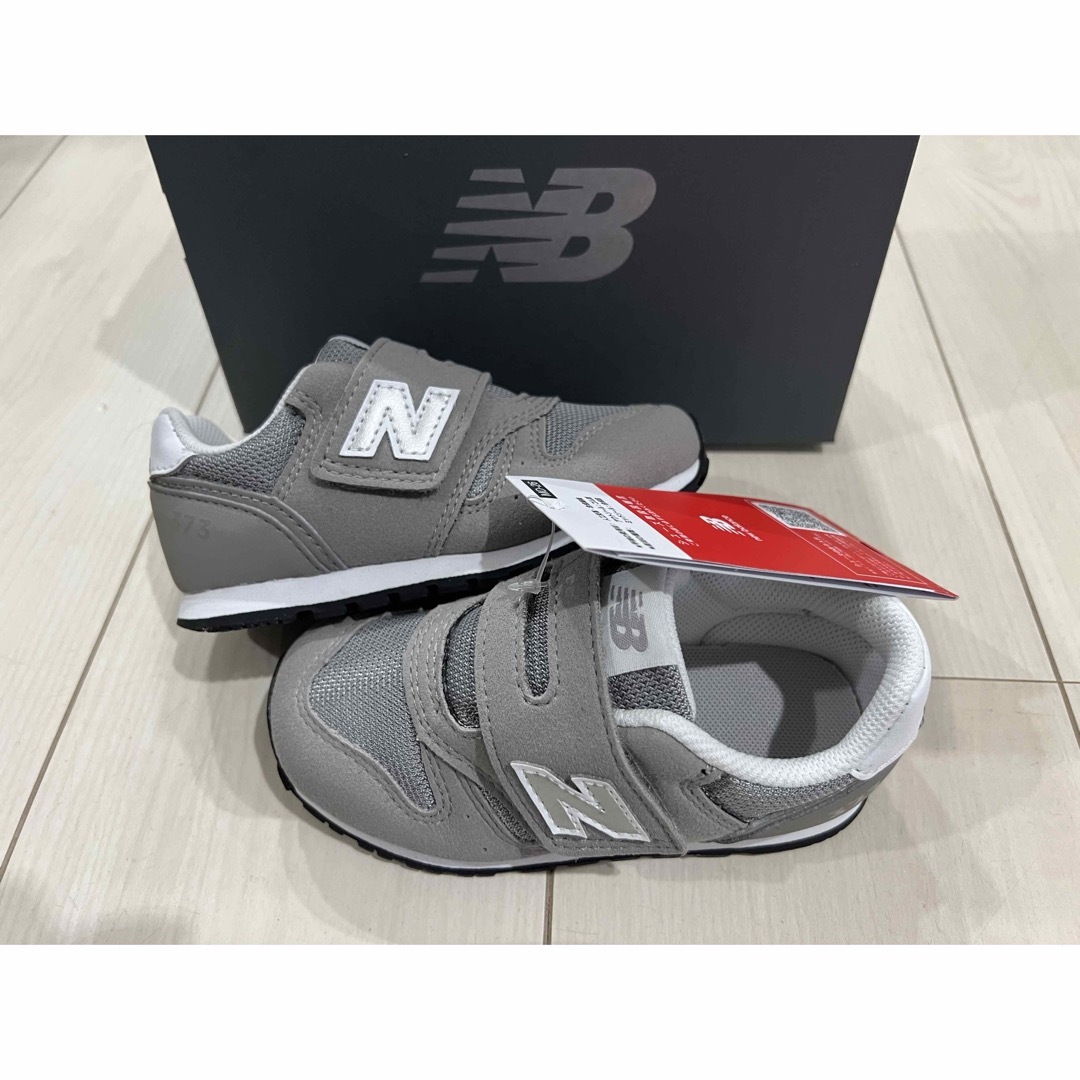 New Balance(ニューバランス)の新品 ニューバランス 16cm グレー IZ373 KG2 キッズ キッズ/ベビー/マタニティのキッズ靴/シューズ(15cm~)(スニーカー)の商品写真